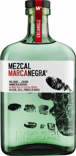 9791bed8ee34fdf9138511770878550ffa371f59_Mezcal_Marca_Negra_Ensamble
