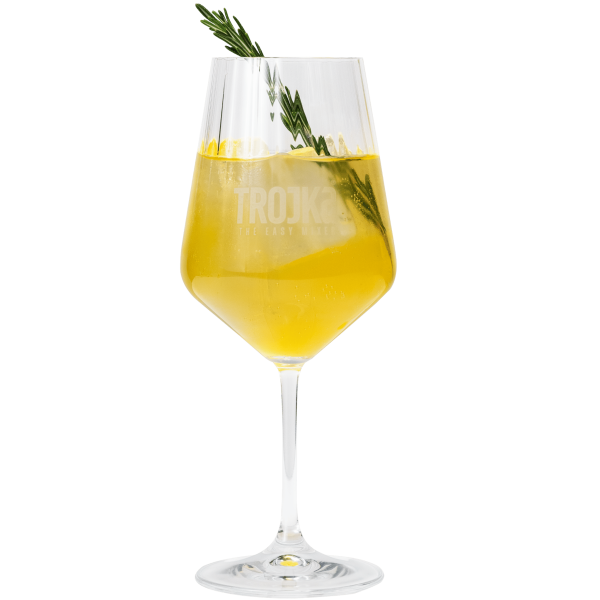 b8e3688b4f2a389cd626dac0bd87584b8ee37070-Sun-Spritz-Drink-2048x2048-min